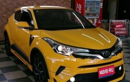 Toyota C-HR I рестайлинг, 2017 год, 1 581 000 рублей, 7 фотография