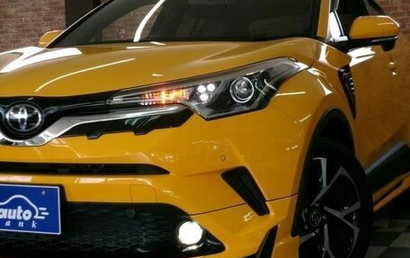 Toyota C-HR I рестайлинг, 2017 год, 1 581 000 рублей, 22 фотография