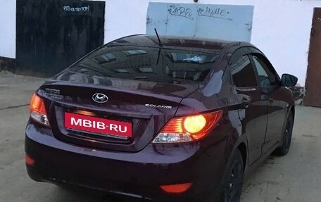 Hyundai Solaris II рестайлинг, 2011 год, 800 000 рублей, 3 фотография