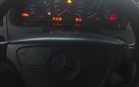 Mercedes-Benz E-Класс, 1996 год, 70 000 рублей, 2 фотография