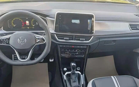 Volkswagen T-Roc I, 2023 год, 2 190 077 рублей, 7 фотография