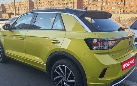 Volkswagen T-Roc I, 2023 год, 2 190 077 рублей, 4 фотография