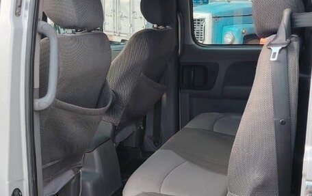 Hyundai Grand Starex Grand Starex I рестайлинг 2, 2010 год, 1 300 000 рублей, 12 фотография