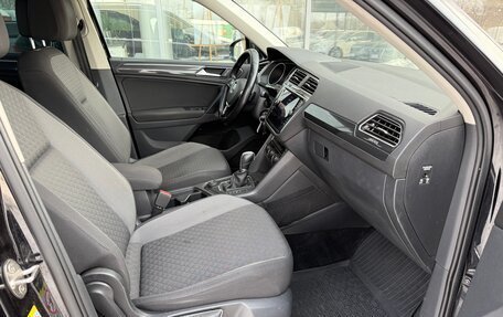 Volkswagen Tiguan II, 2018 год, 2 290 000 рублей, 10 фотография