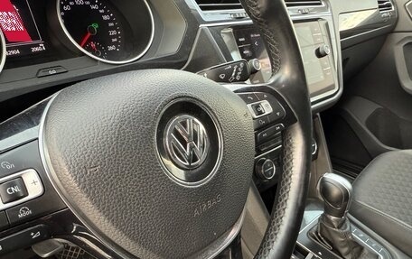 Volkswagen Tiguan II, 2018 год, 2 290 000 рублей, 18 фотография