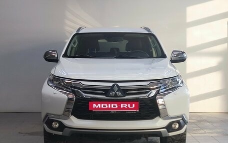 Mitsubishi Pajero Sport III рестайлинг, 2017 год, 3 490 000 рублей, 2 фотография