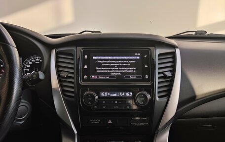 Mitsubishi Pajero Sport III рестайлинг, 2017 год, 3 490 000 рублей, 11 фотография