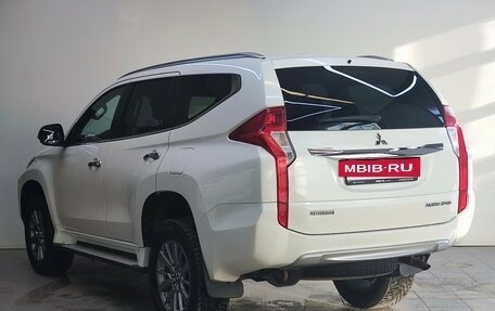 Mitsubishi Pajero Sport III рестайлинг, 2017 год, 3 490 000 рублей, 7 фотография