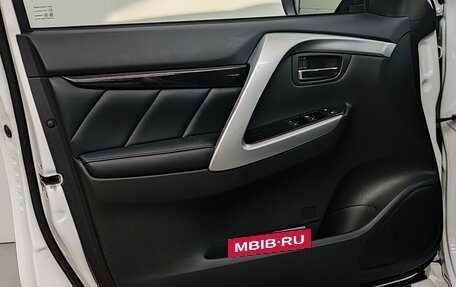 Mitsubishi Pajero Sport III рестайлинг, 2017 год, 3 490 000 рублей, 18 фотография