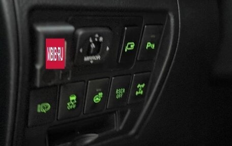 Toyota Land Cruiser 200, 2013 год, 3 600 000 рублей, 5 фотография