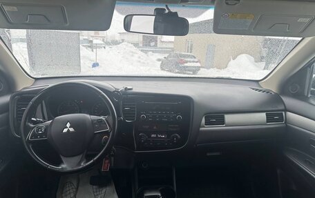 Mitsubishi Outlander III рестайлинг 3, 2013 год, 950 000 рублей, 6 фотография