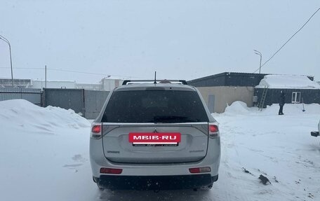 Mitsubishi Outlander III рестайлинг 3, 2013 год, 950 000 рублей, 5 фотография