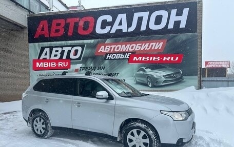 Mitsubishi Outlander III рестайлинг 3, 2013 год, 950 000 рублей, 3 фотография