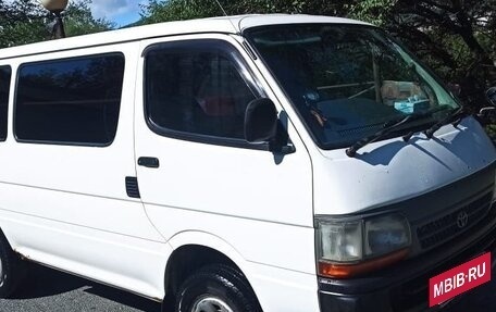 Toyota RegiusAce, 2002 год, 900 000 рублей, 3 фотография