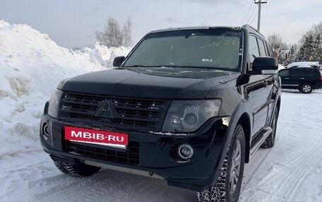 Mitsubishi Pajero IV, 2013 год, 2 500 000 рублей, 2 фотография