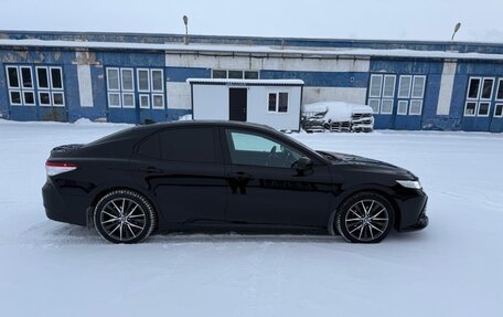 Toyota Camry, 2021 год, 3 000 000 рублей, 10 фотография