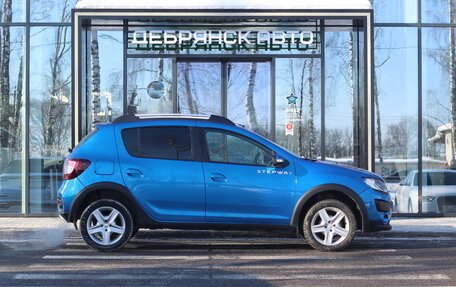 Renault Sandero II рестайлинг, 2016 год, 945 000 рублей, 4 фотография