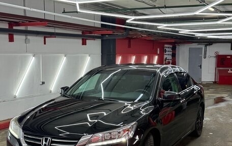 Honda Accord IX рестайлинг, 2013 год, 1 590 000 рублей, 2 фотография