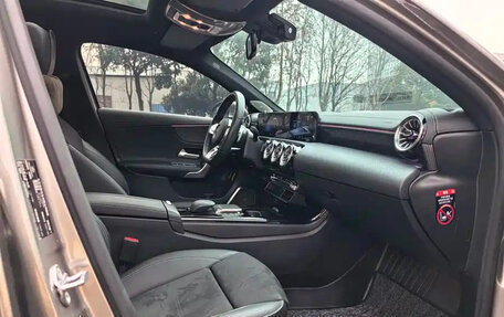 Mercedes-Benz A-Класс, 2022 год, 1 640 000 рублей, 8 фотография