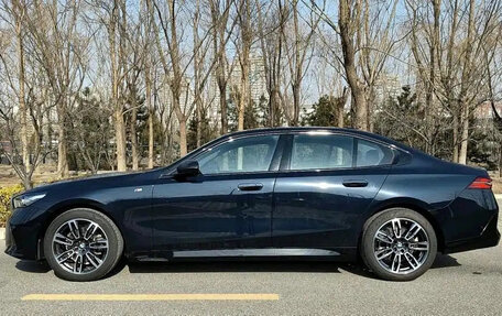 BMW 5 серия, 2024 год, 5 964 099 рублей, 5 фотография