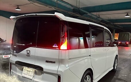 Honda Stepwgn IV, 2018 год, 2 050 000 рублей, 5 фотография