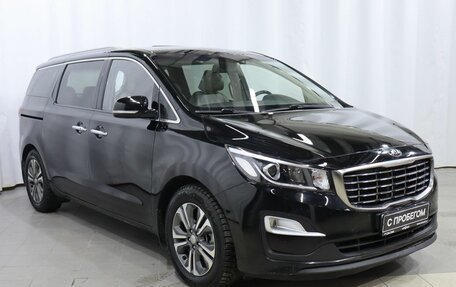 KIA Carnival III, 2018 год, 2 770 000 рублей, 3 фотография