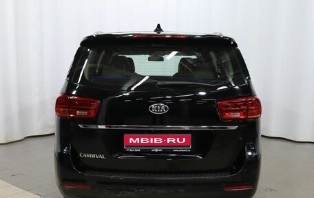 KIA Carnival III, 2018 год, 2 770 000 рублей, 5 фотография