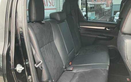 Toyota Hilux VIII, 2024 год, 4 640 000 рублей, 14 фотография