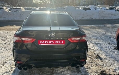 Toyota Camry, 2019 год, 2 490 000 рублей, 6 фотография