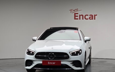 Mercedes-Benz E-Класс, 2023 год, 4 950 000 рублей, 2 фотография