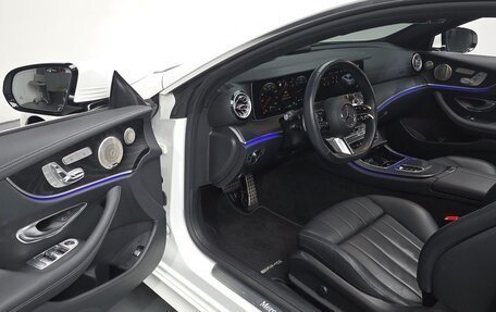 Mercedes-Benz E-Класс, 2023 год, 4 950 000 рублей, 5 фотография