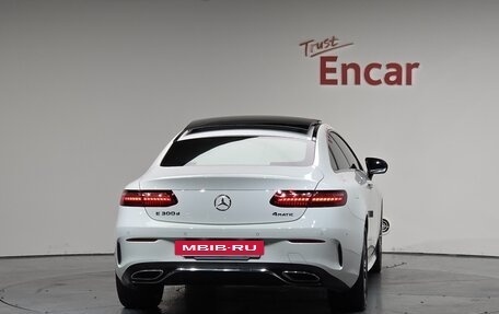 Mercedes-Benz E-Класс, 2023 год, 4 950 000 рублей, 4 фотография