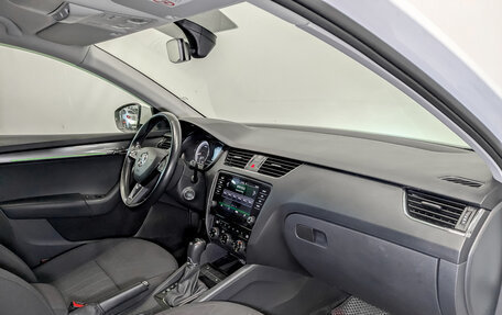 Skoda Octavia, 2018 год, 1 890 000 рублей, 11 фотография