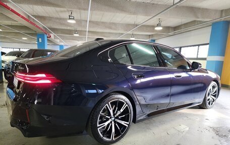 BMW 5 серия, 2024 год, 7 080 000 рублей, 4 фотография