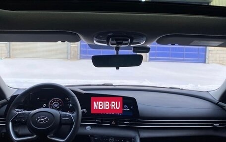 Hyundai Elantra, 2022 год, 1 670 000 рублей, 7 фотография