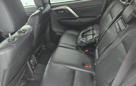Mitsubishi Montero Sport, 2023 год, 4 490 000 рублей, 8 фотография