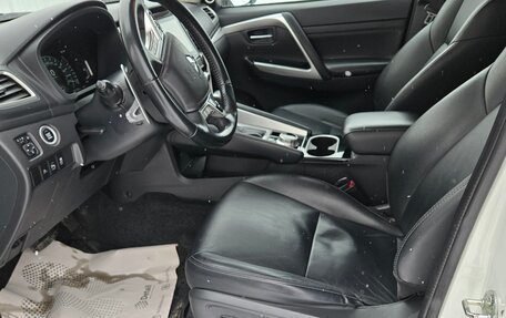 Mitsubishi Montero Sport, 2023 год, 4 490 000 рублей, 5 фотография