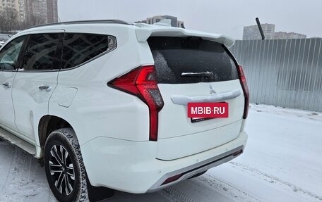 Mitsubishi Montero Sport, 2023 год, 4 490 000 рублей, 3 фотография