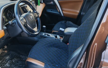 Toyota RAV4, 2017 год, 3 770 000 рублей, 6 фотография