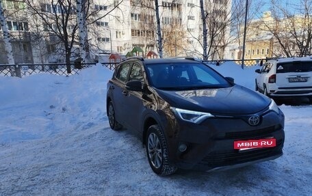 Toyota RAV4, 2017 год, 3 770 000 рублей, 3 фотография