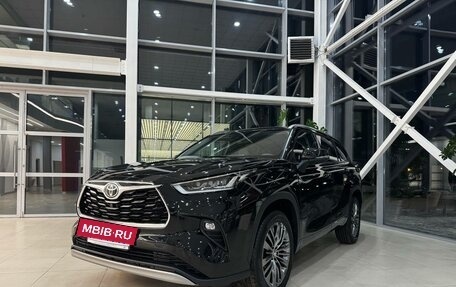 Toyota Highlander, 2025 год, 5 990 000 рублей, 2 фотография