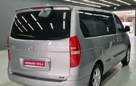 Hyundai Grand Starex Grand Starex I рестайлинг 2, 2021 год, 2 500 013 рублей, 4 фотография