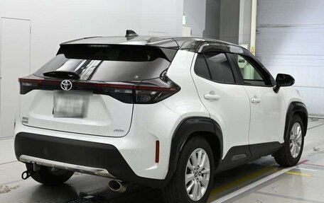 Toyota Yaris Cross, 2022 год, 1 780 520 рублей, 2 фотография