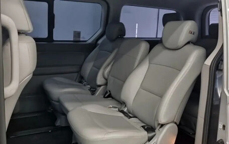 Hyundai Grand Starex Grand Starex I рестайлинг 2, 2021 год, 2 500 013 рублей, 18 фотография