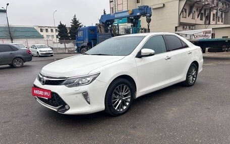 Toyota Camry, 2017 год, 2 500 000 рублей, 3 фотография