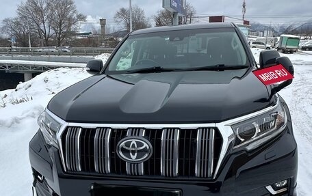 Toyota Land Cruiser Prado 150 рестайлинг 2, 2020 год, 5 300 000 рублей, 6 фотография