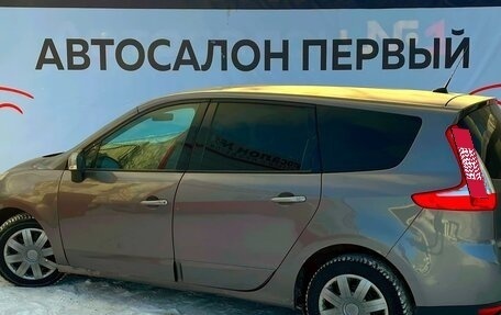 Renault Scenic III, 2011 год, 499 888 рублей, 3 фотография