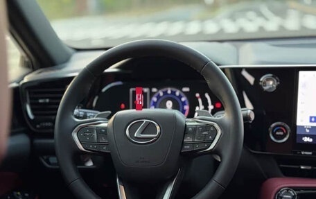 Lexus NX, 2022 год, 3 650 000 рублей, 4 фотография