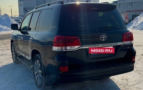 Toyota Land Cruiser 200, 2020 год, 9 000 000 рублей, 3 фотография