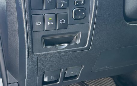 Toyota Land Cruiser 200, 2020 год, 9 000 000 рублей, 17 фотография